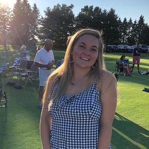 Meet your Posher, Elizabeth